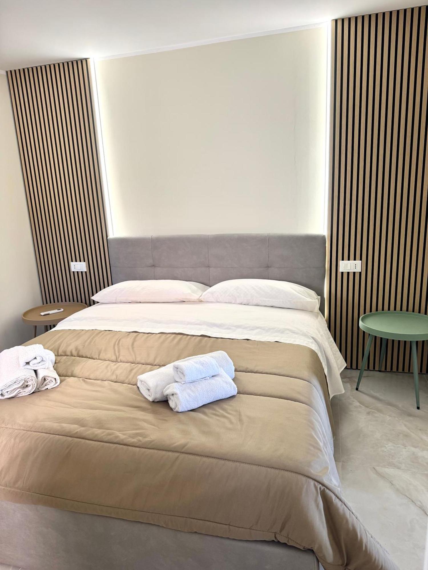 レッジョ・ディ・カラブリア Charm Airport Bed & Breakfast エクステリア 写真
