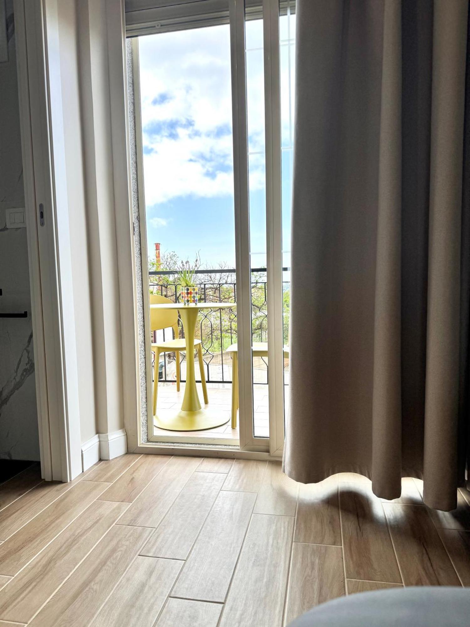 レッジョ・ディ・カラブリア Charm Airport Bed & Breakfast エクステリア 写真